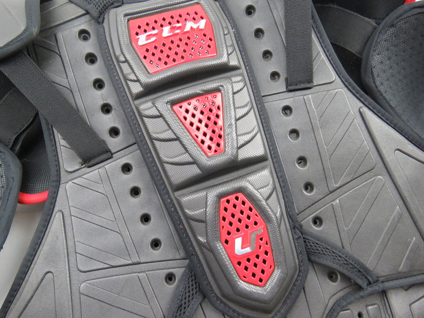 CCM U+ CL NHL Pro Stock Hockey Player Shoulder Pads Protective Size Senior XL