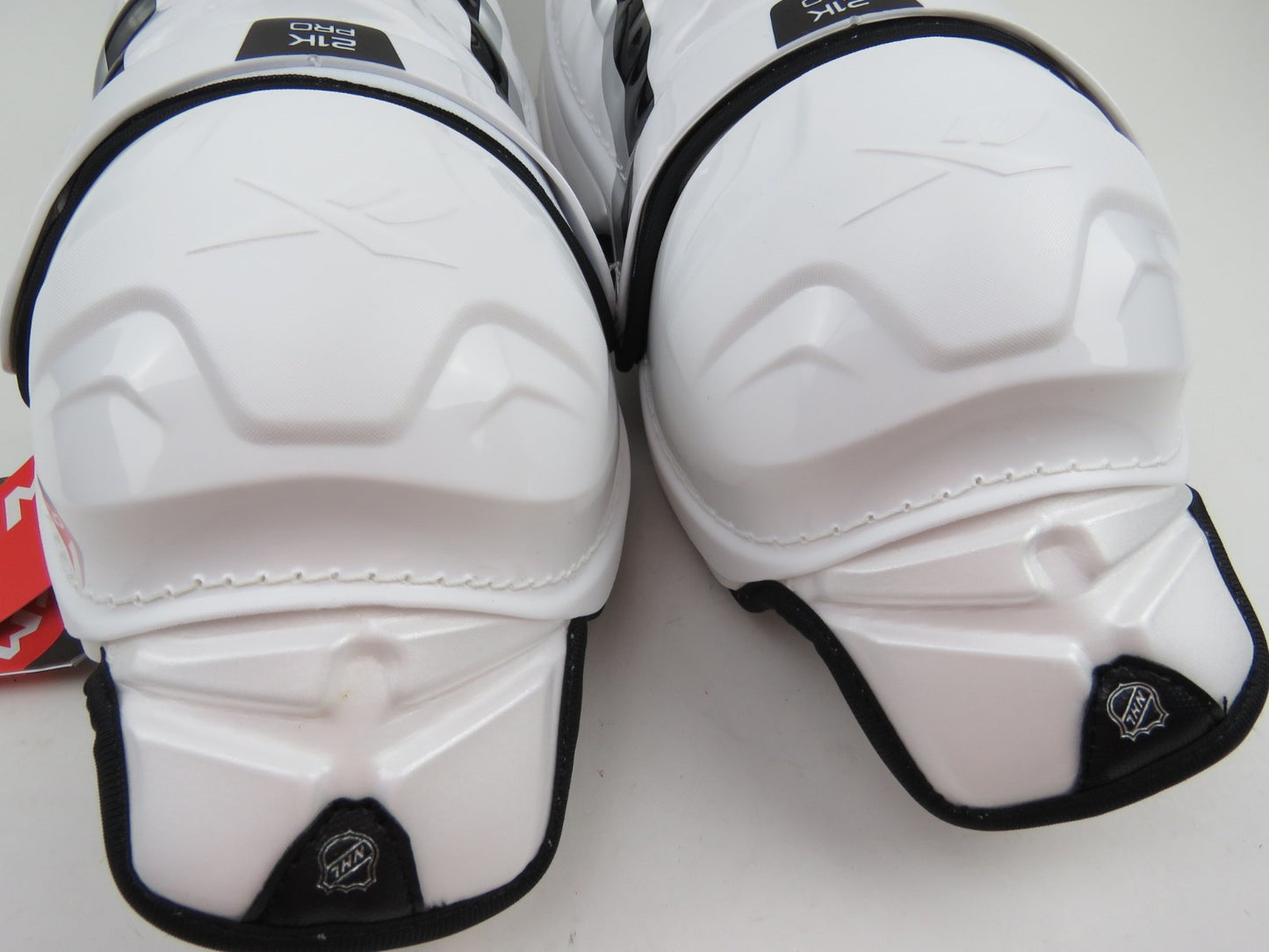 CCM 21K Pro NHL Pro Stock Ice Hockey Player Shin Pads Protective Size Senior 14"