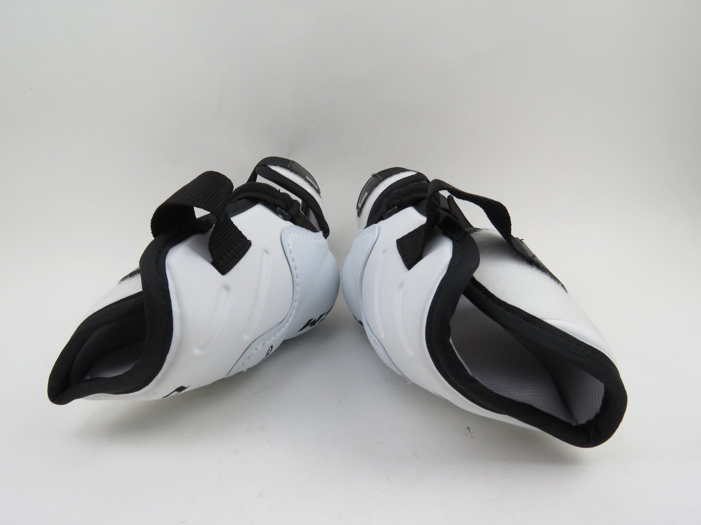 CCM 19K NHL Pro Stock Ice Hockey Player Elbow Pads Protective Size Senior Medium