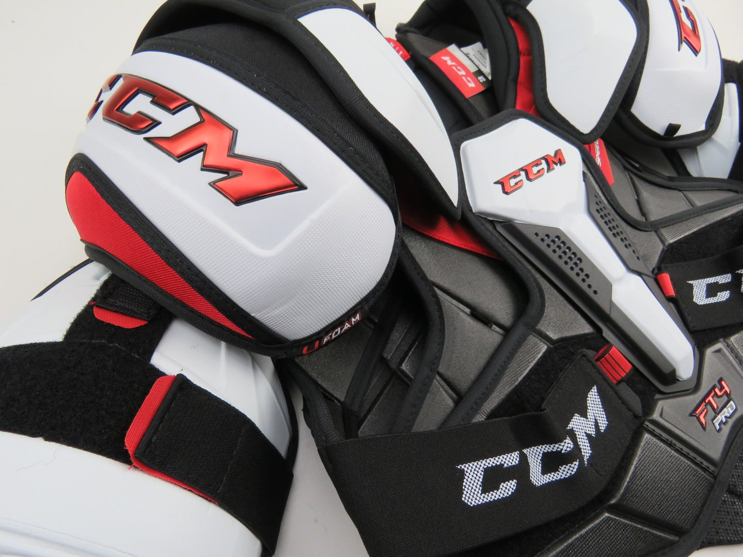 CCM JetSpeed FT4 PRO NHL Pro Stock Hockey Player Shoulder Pads Senior Medium