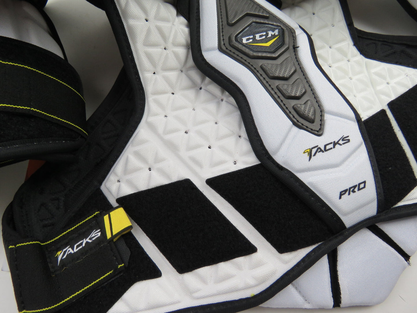 CCM Tacks Pro NHL Pro Stock Hockey Player Shoulder Pads Senior Medium