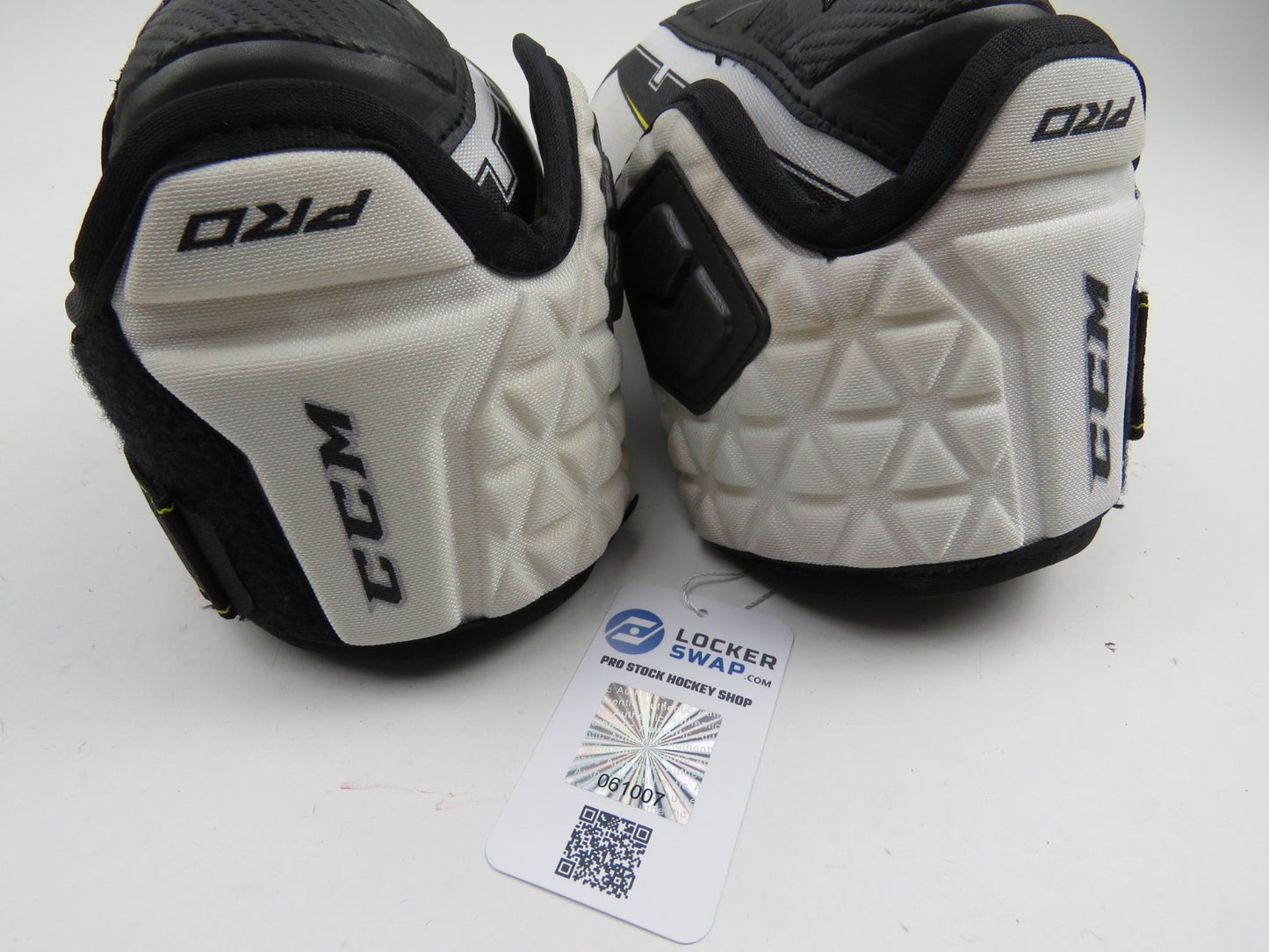 CCM Tacks PRO NHL Pro Stock Ice Hockey Player Elbow Pads Protective Size Medium