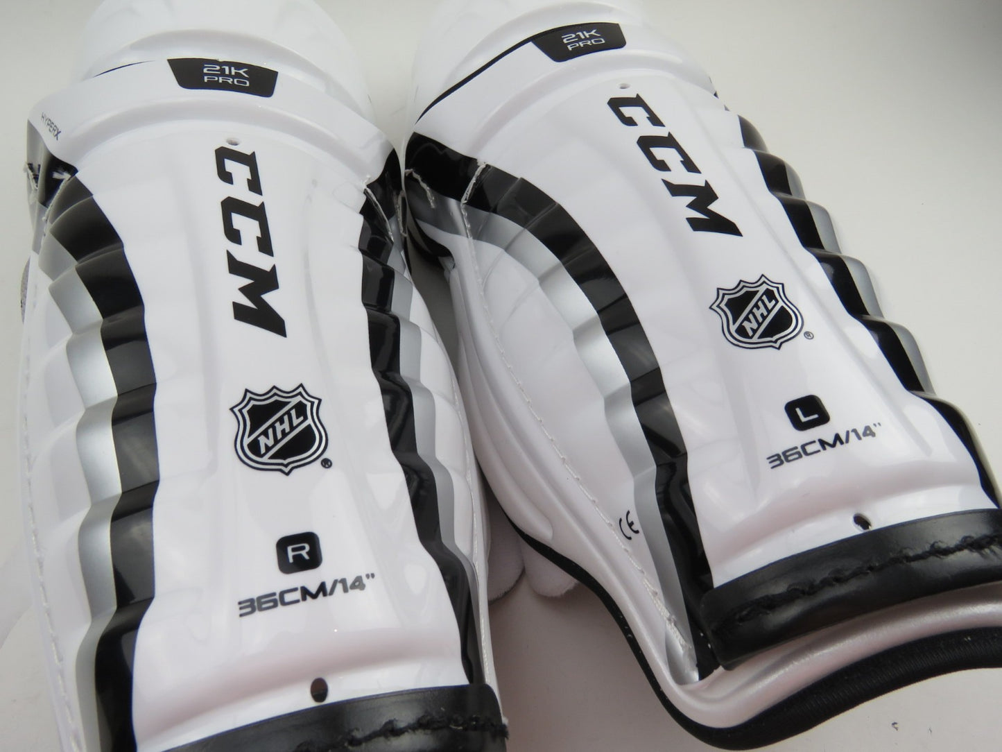 CCM 21K Pro NHL Pro Stock Ice Hockey Player Shin Pads Protective Size Senior 14"