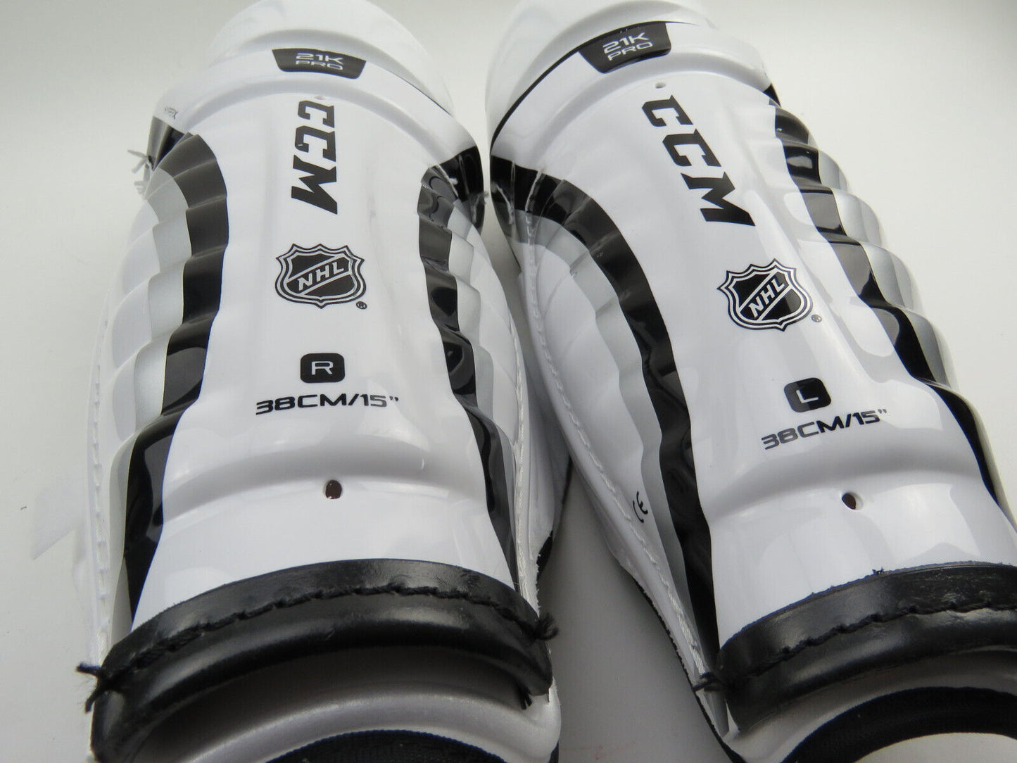 CCM 21K Pro NHL Pro Stock Ice Hockey Player Shin Pads Protective 15"