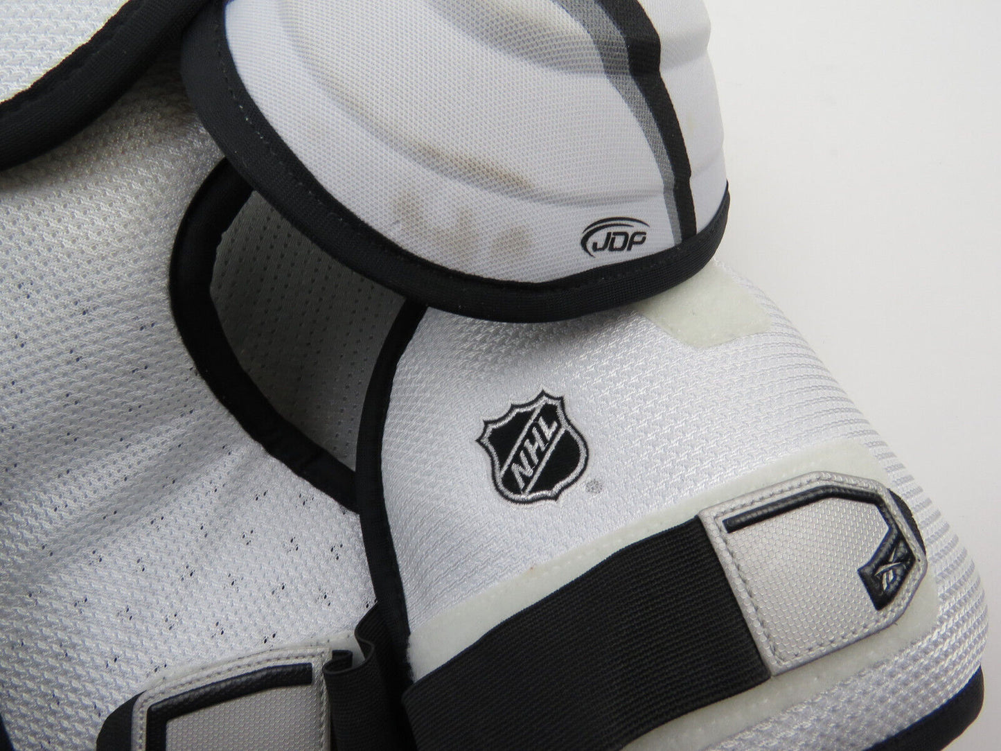 Reebok JOFA 7K NHL Pro Stock Ice Hockey Player Shoulder Pads Senior Size M / L