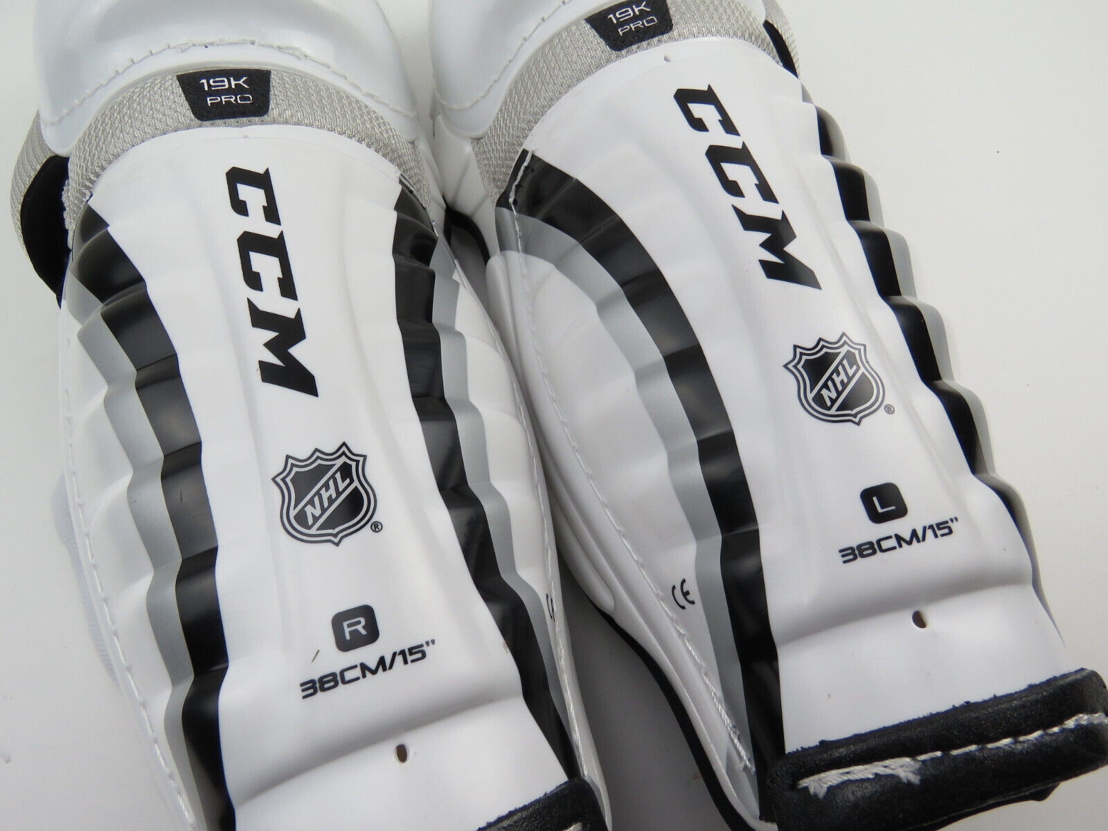 CCM 19K Pro NHL Pro Stock Ice Hockey Player Shin Pads Protective 15"