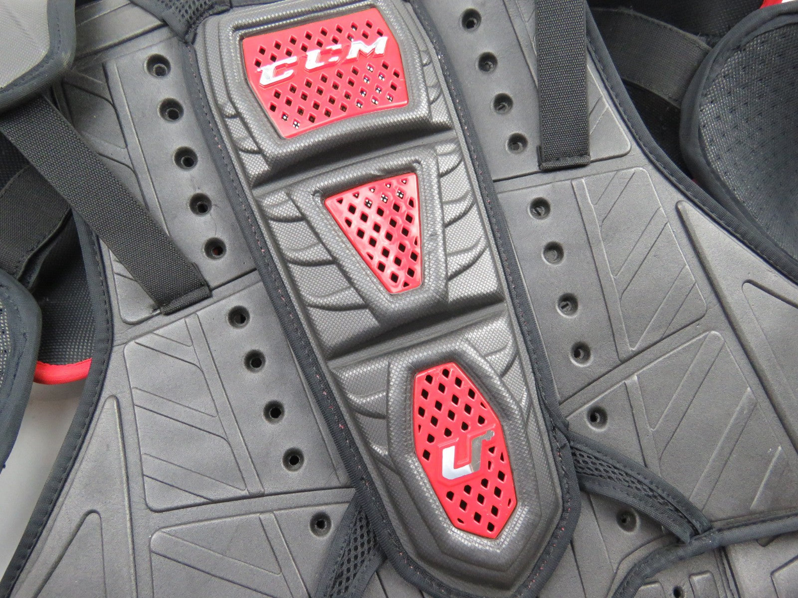 CCM U+ CL NHL Pro Stock Hockey Player Shoulder Pads Protective Size Senior XL
