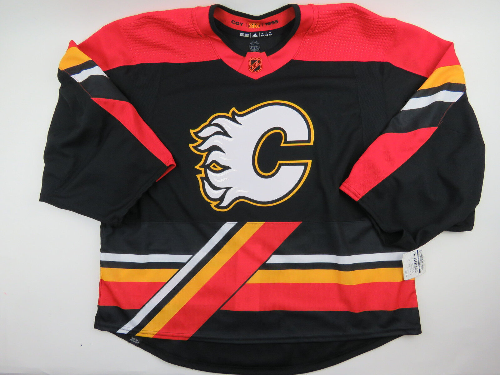 Calgary Flames Reverse Retro 2.0 Team Issued NHL Pro Hockey Jersey 58 GOALIE MiC