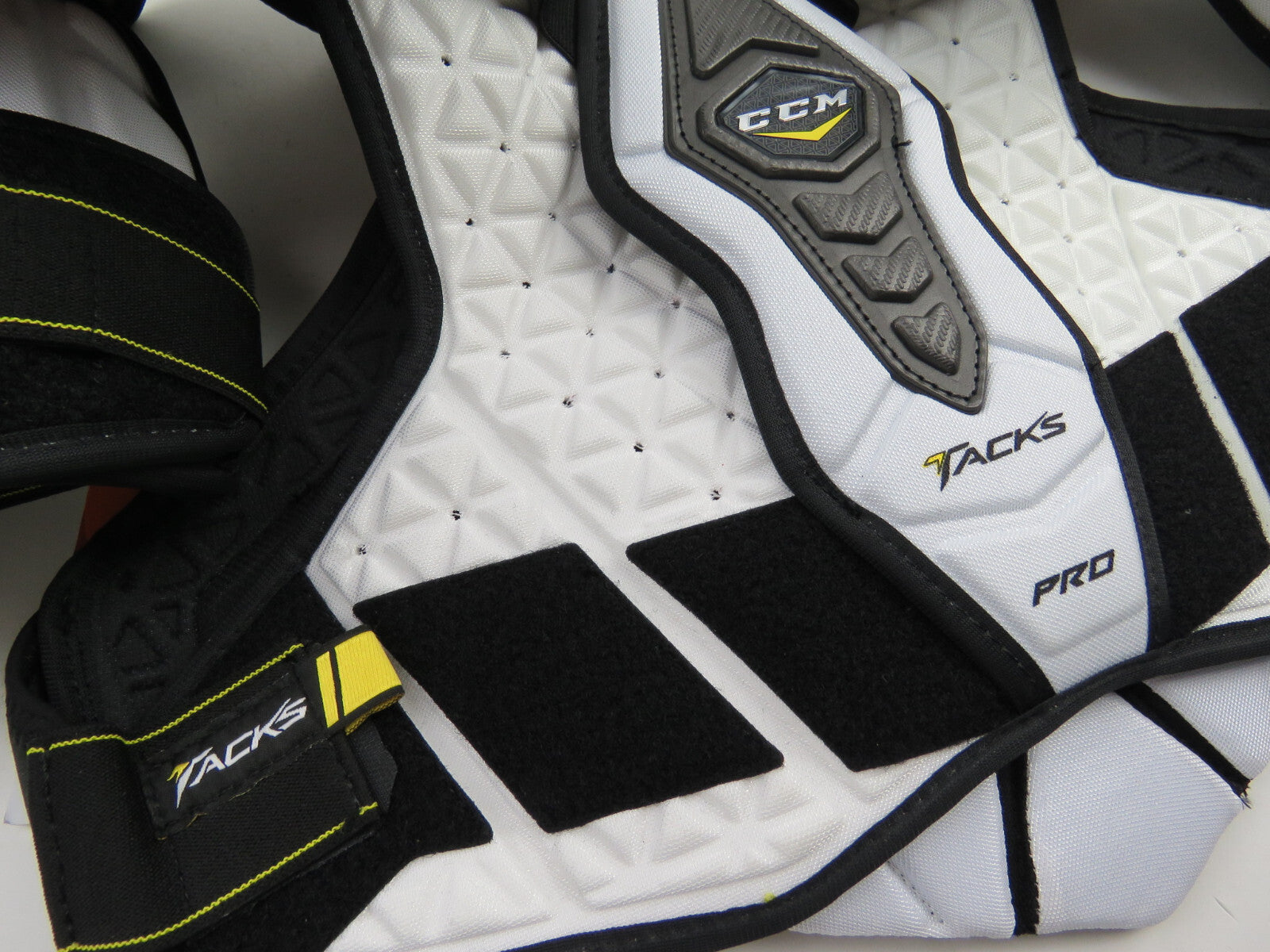 CCM Tacks Pro NHL Pro Stock Hockey Player Shoulder Pads Senior Medium
