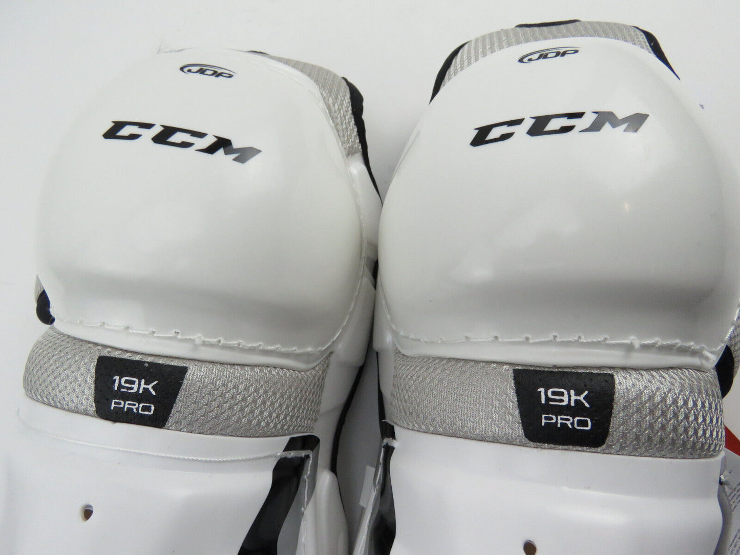 CCM 19K Pro NHL Pro Stock Ice Hockey Player Shin Pads Protective 17"
