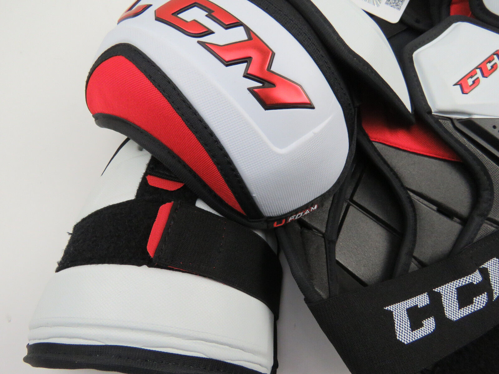 CCM JetSpeed FT4 Pro NHL Pro Stock Hockey Player Shoulder Pads Senior Large