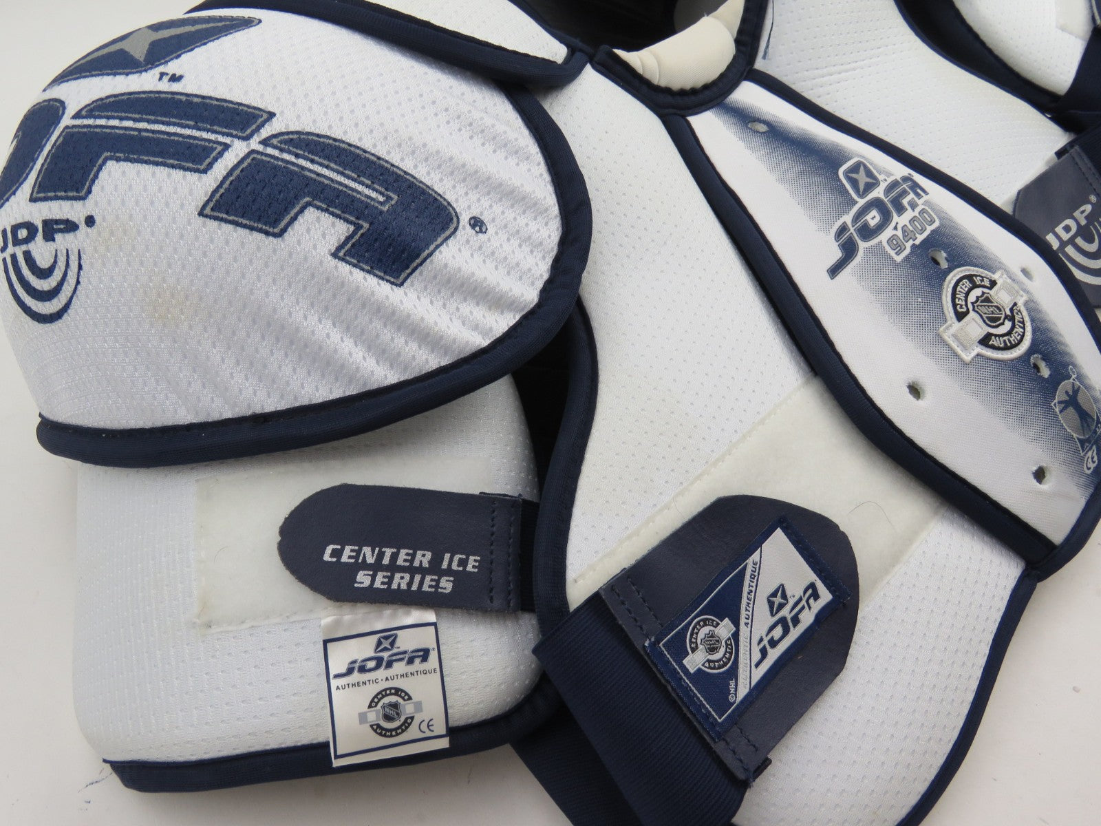 JOFA 9400 NHL Pro Stock Hockey Player Shoulder Pads Senior Size 5 / Large